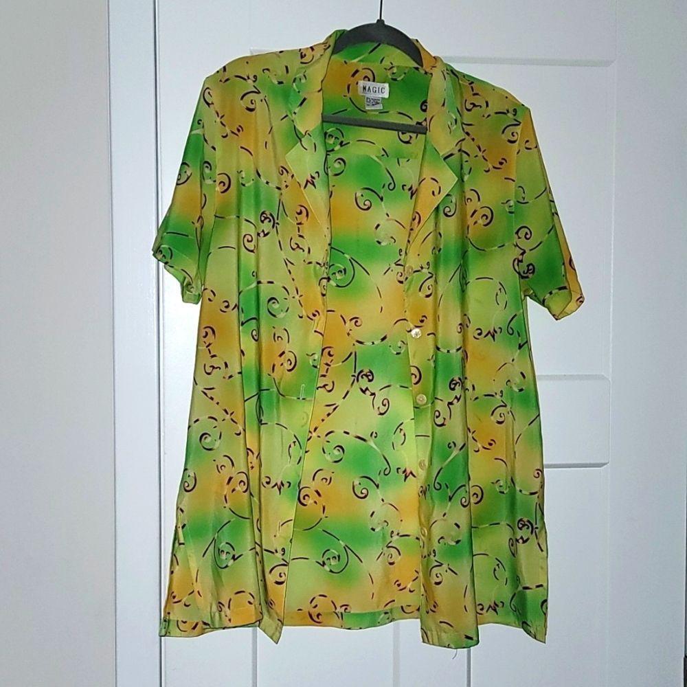 Vintage multicolor 💚💛 shirt with side slits